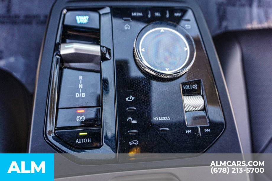Used 2022 BMW iX xDrive50 w/ Dynamic Handling Package image 44