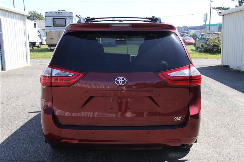 Used 2017 Toyota Sienna XLE Premium AWD/4WD image 6