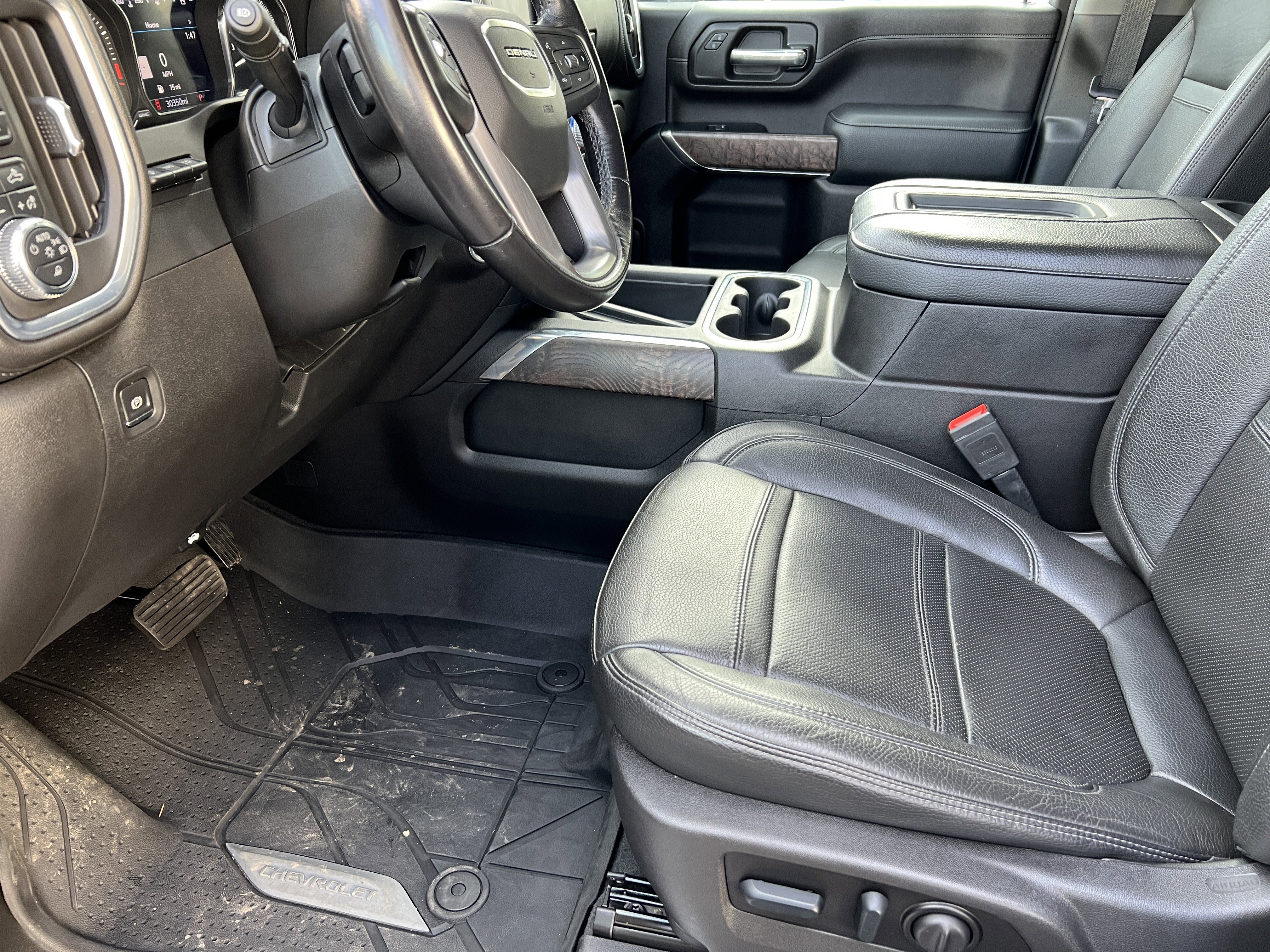 Used 2022 GMC Sierra 3500 Denali w/ Denali Ultimate Package image 15