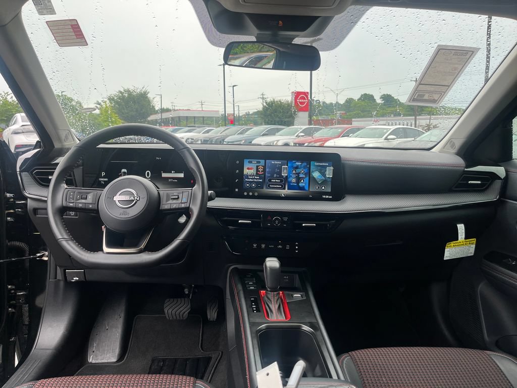 Used 2026 Nissan Kicks SR FWD image 22