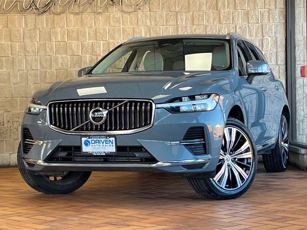 Used 2022 Volvo XC60 T8 Inscription image 2