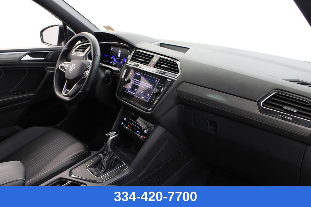 Used 2022 Volkswagen Tiguan SE R-Line image 24