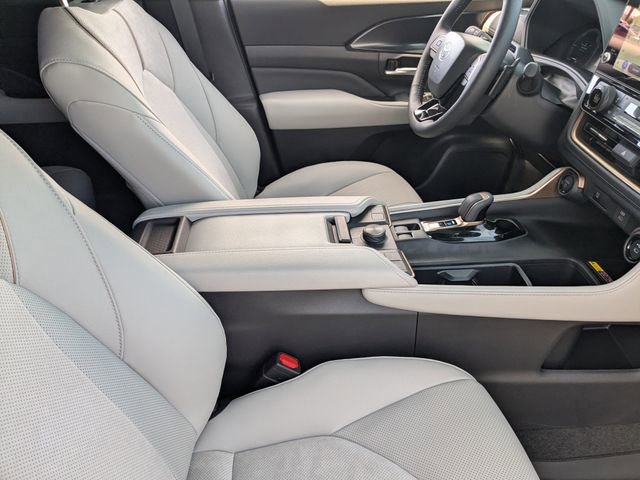 Used 2026 Toyota Grand Highlander AWD Hybrid image 13