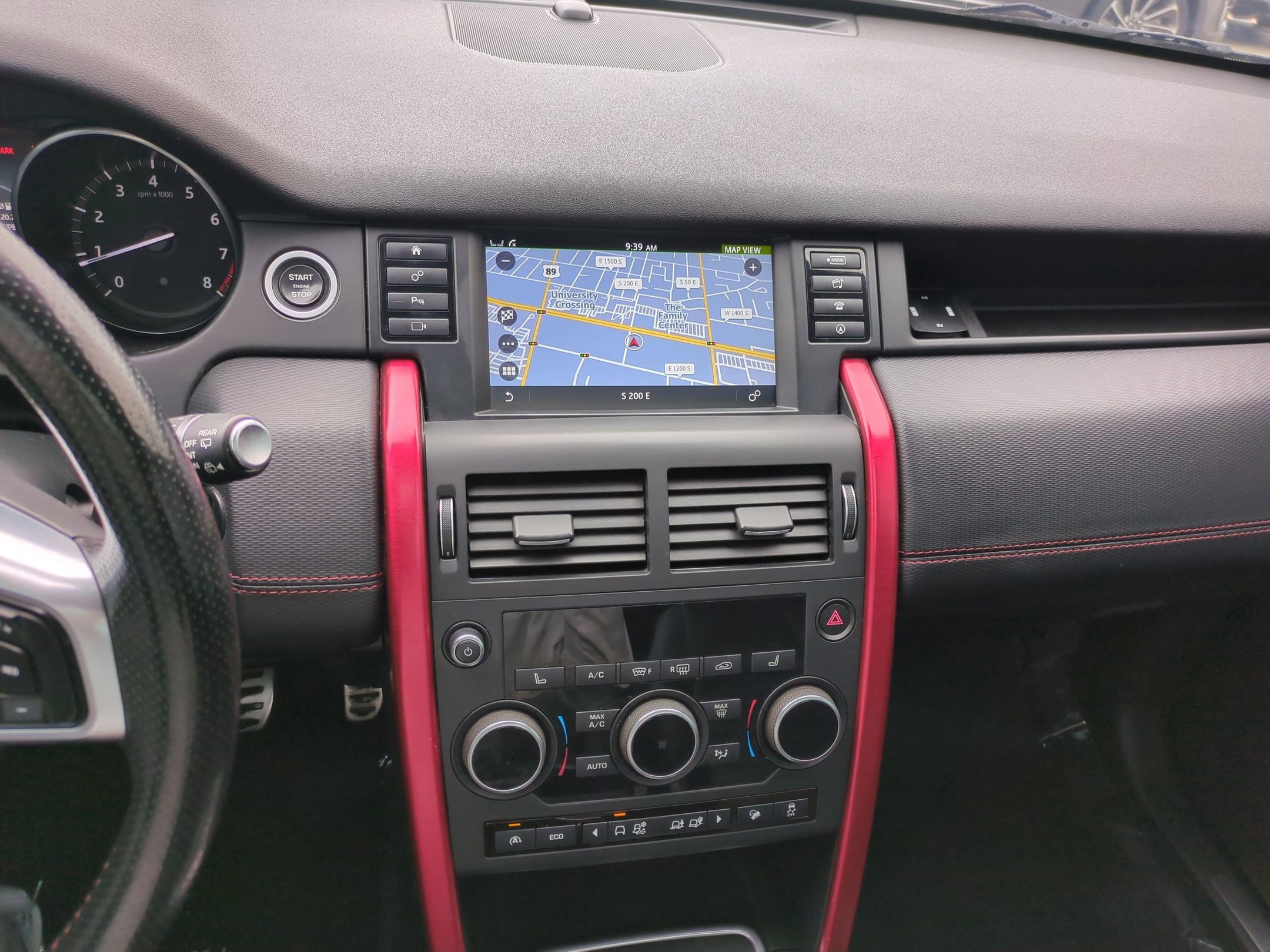 Used 2017 Land Rover Discovery Sport HSE Luxury image 28