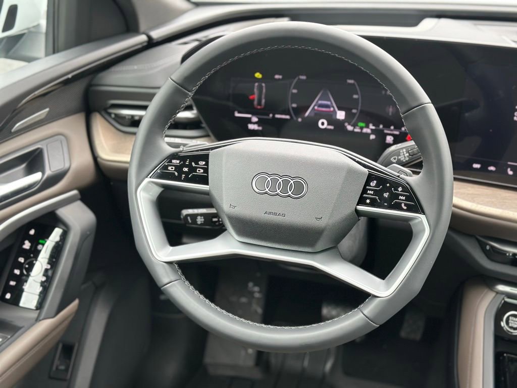 Used 2025 Audi Q5 Premium Plus AWD/4WD image 11
