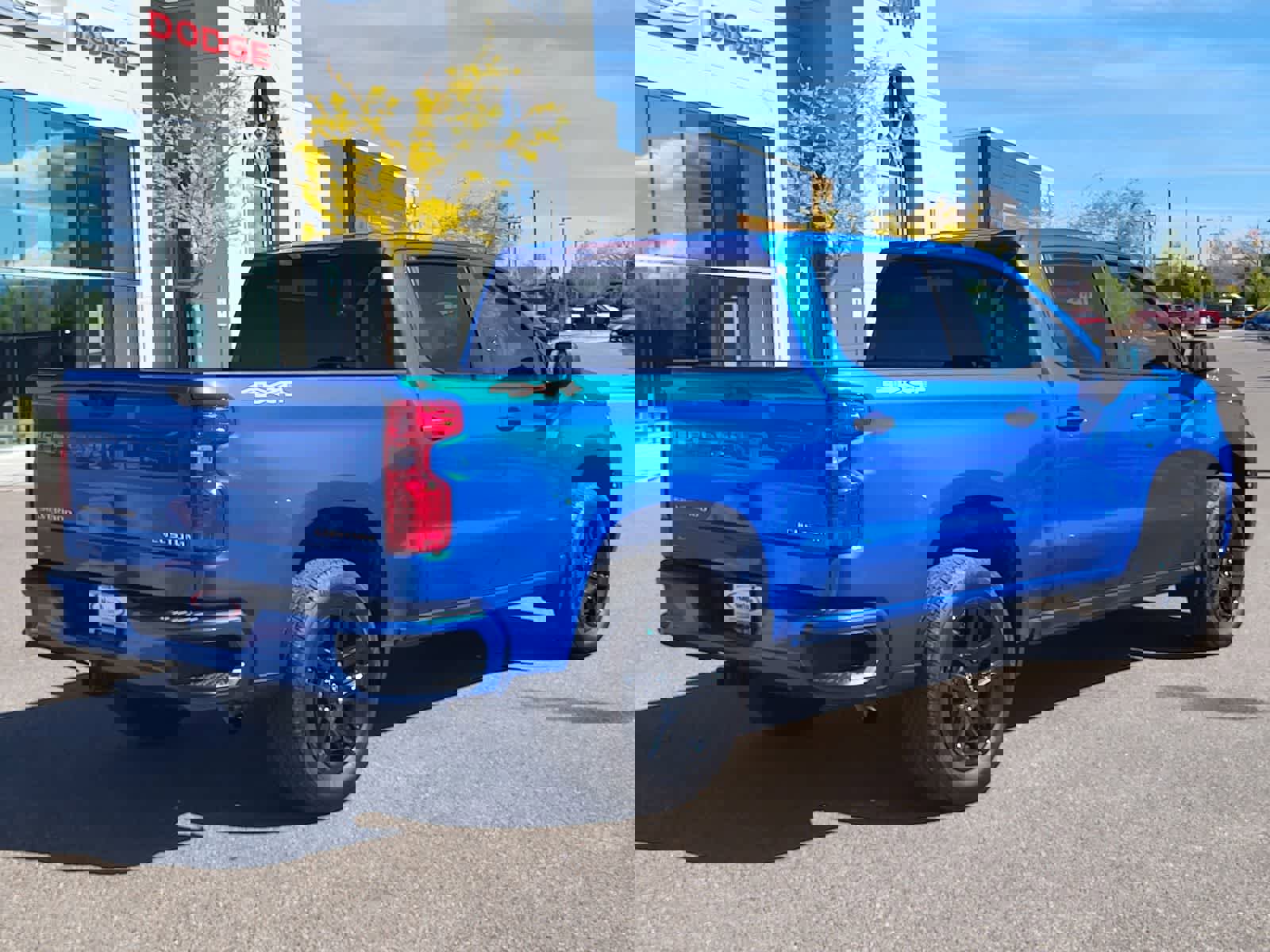 Used 2025 Chevrolet Silverado 1500 Custom image 5