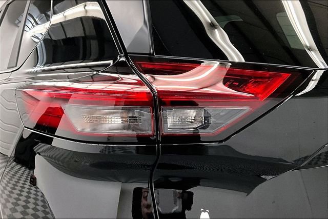 New 2026 Nissan Rogue SV FWD image 18