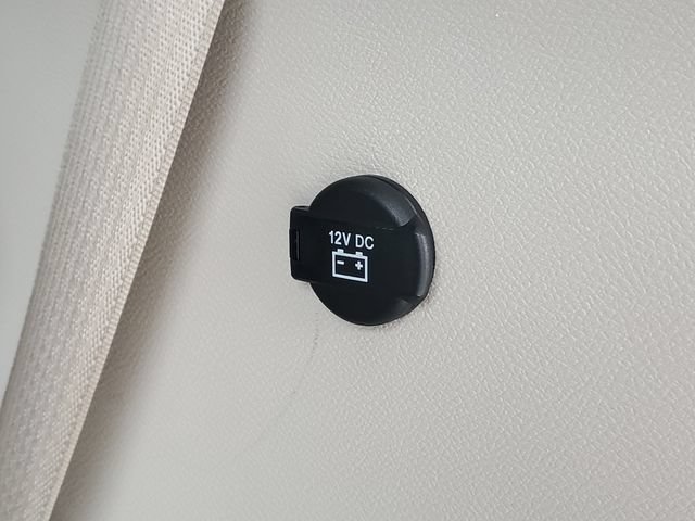 Used 2021 Chrysler Pacifica Limited w/ Uconnect Theater Family Group FWD image 8