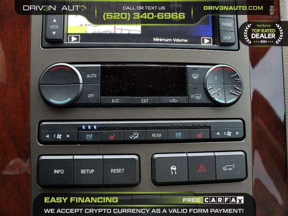 Used 2011 Lincoln Navigator image 13