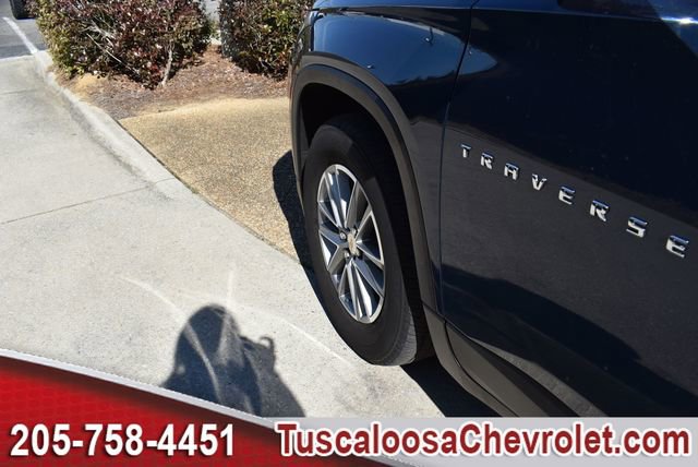 Used 2023 Chevrolet Traverse LT image 17
