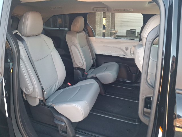 New 2026 Toyota Sienna XLE AWD/4WD image 31