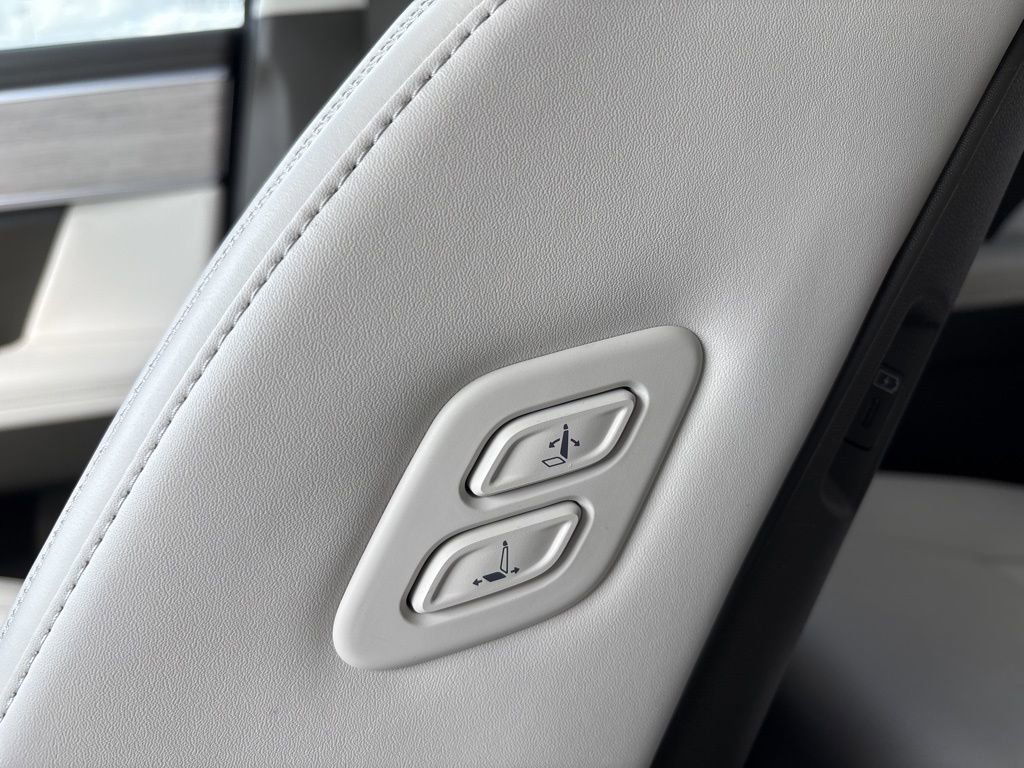 Certified 2025 Hyundai Santa Fe Calligraphy image 15