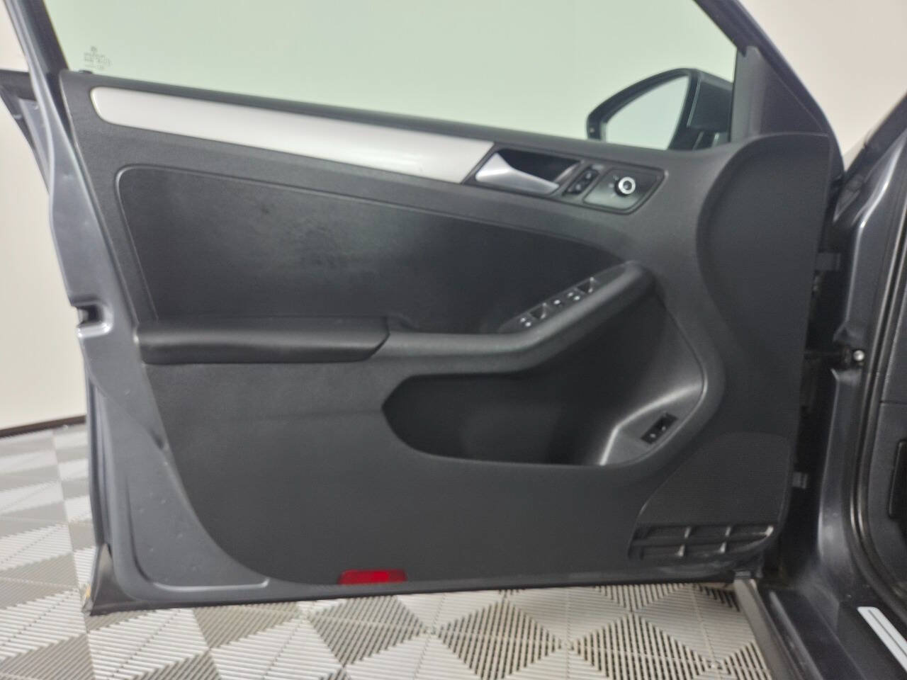 Used 2014 Volkswagen Jetta GLI FWD image 13