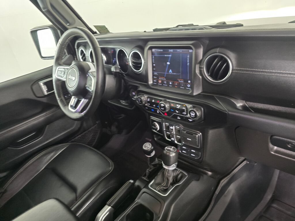 Used 2023 Jeep Wrangler Unlimited Sahara w/ Cold Weather Group AWD/4WD image 44