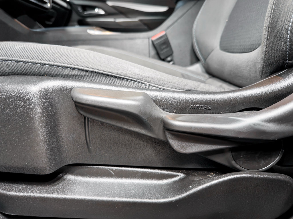 Used 2023 Chevrolet Bolt LT w/ Driver Confidence Package FWD image 7