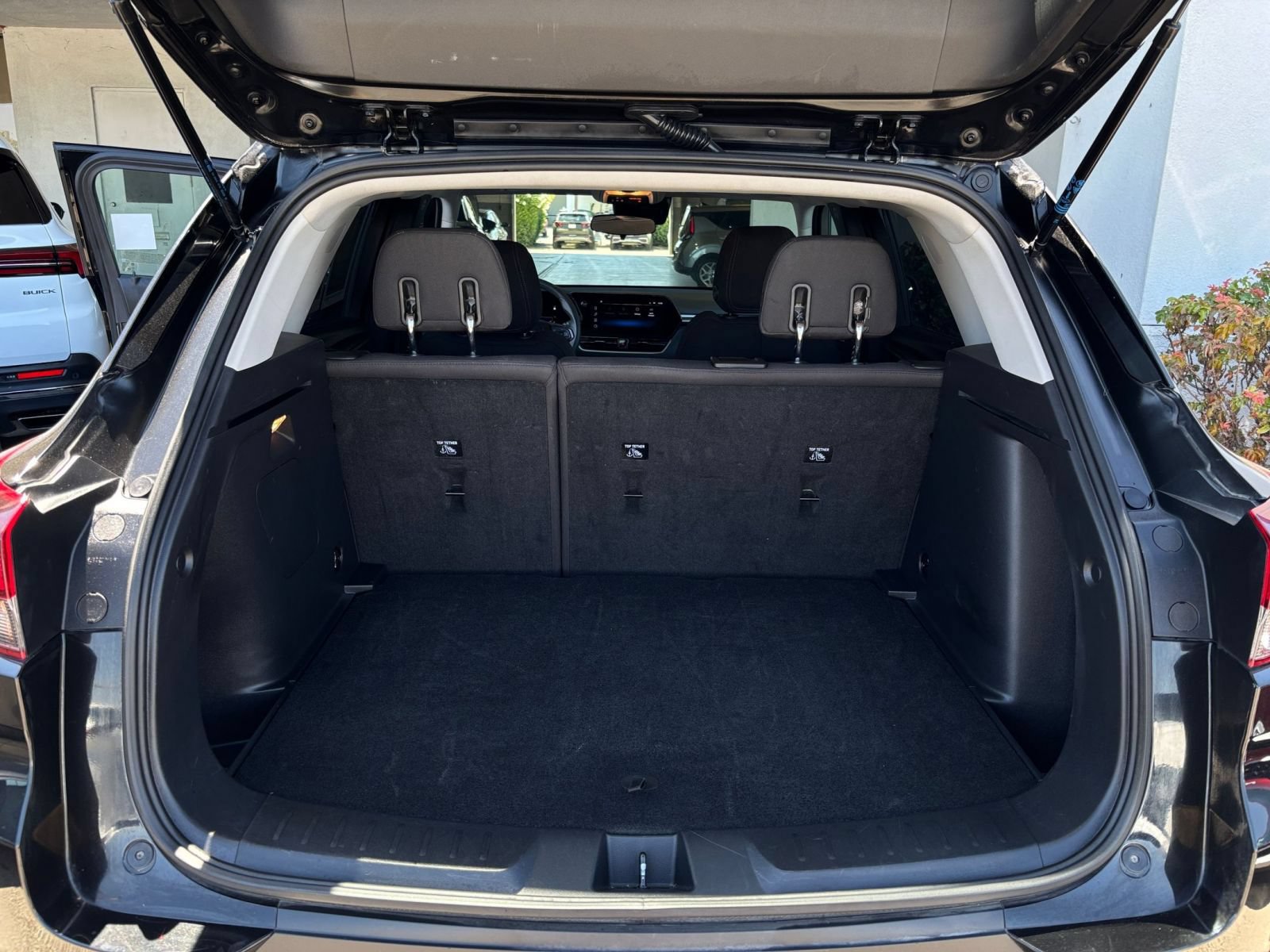 Used 2025 Chevrolet TrailBlazer LT FWD image 30