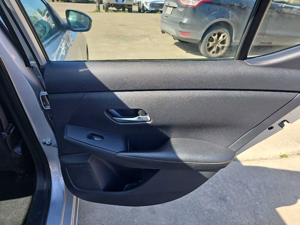 Used 2023 Nissan Sentra SV image 16