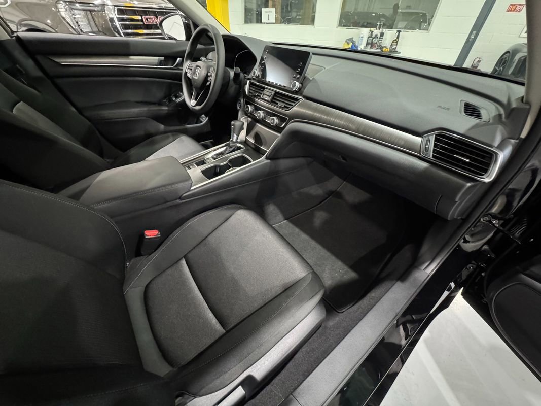 Used 2018 Honda Accord LX image 35