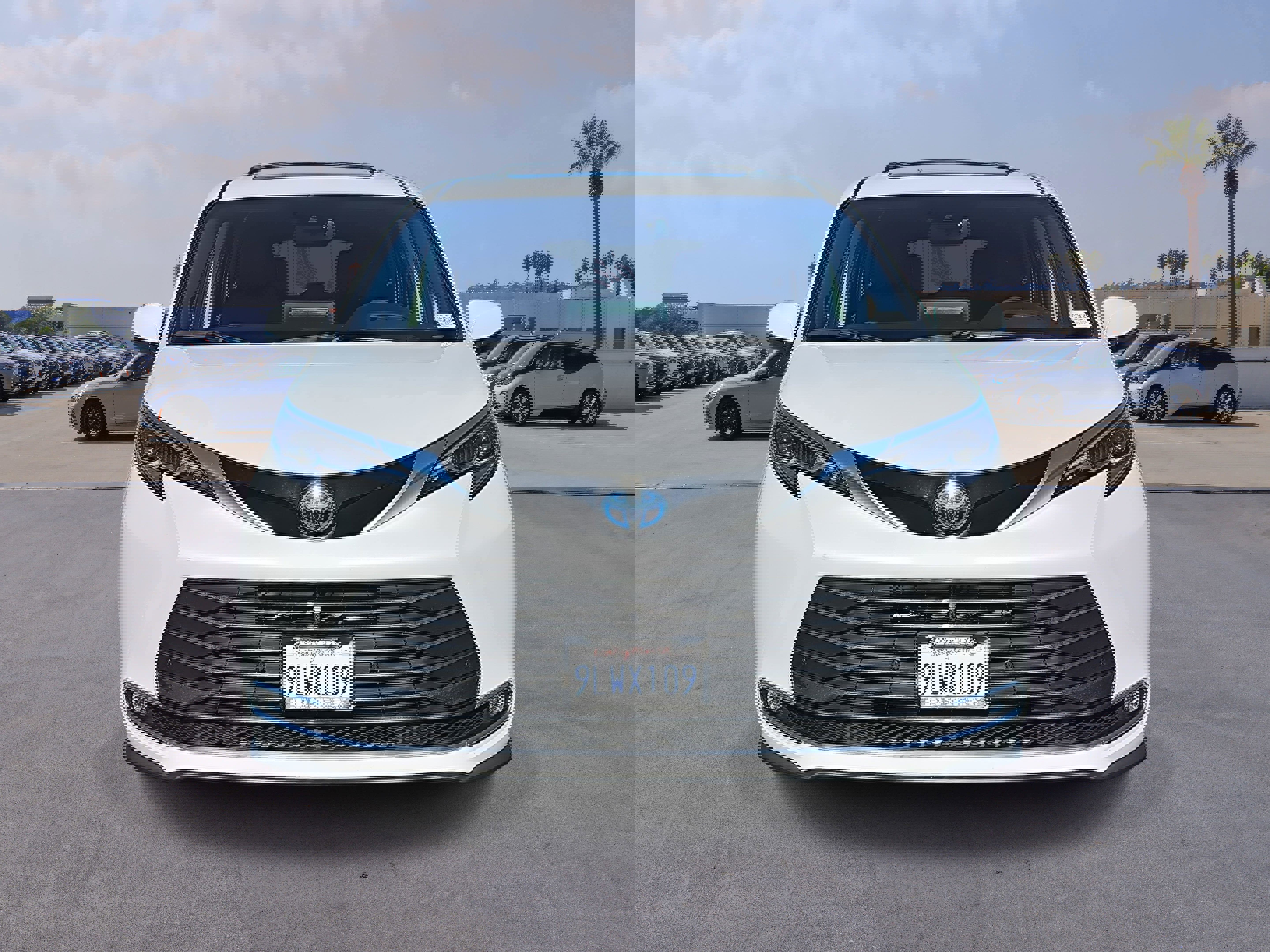 Used 2024 Toyota Sienna Platinum image 2