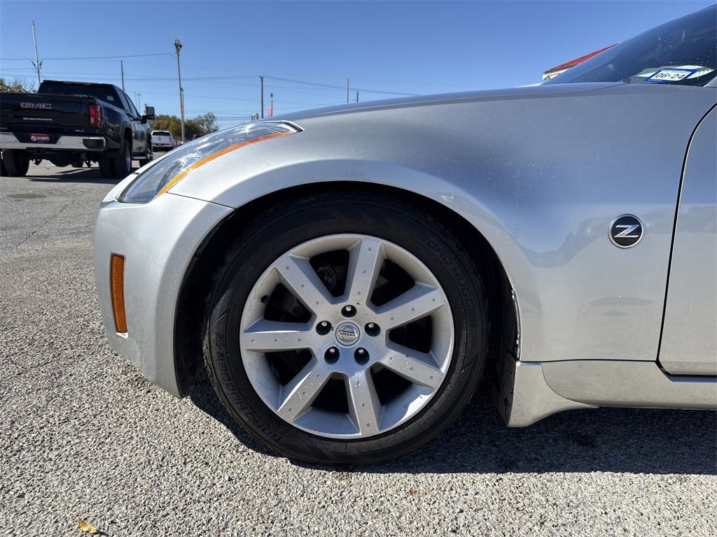 Used 2004 Nissan 350Z Enthusiast image 12