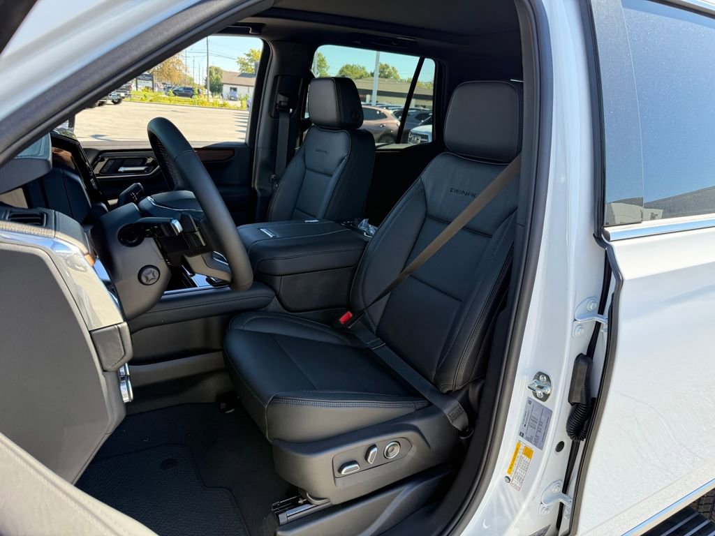 New 2026 GMC Yukon Denali w/ Sun & Power Step Package image 9