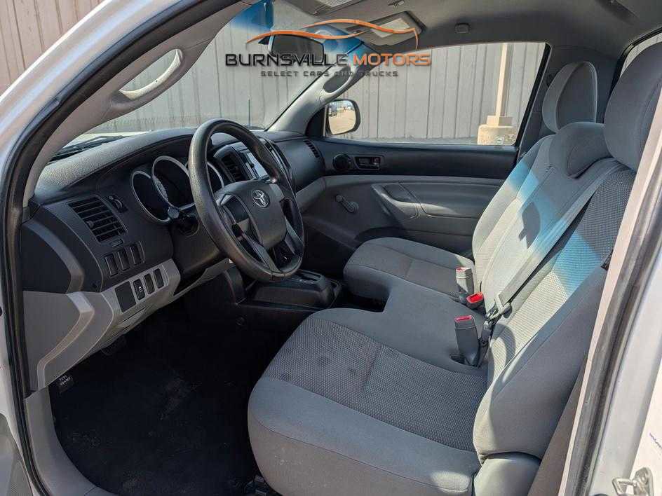 Used 2014 Toyota Tacoma 2WD Regular Cab image 9