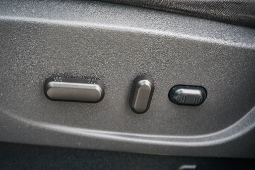 Used 2017 Ford Escape SE w/ Equipment Group 201A image 24