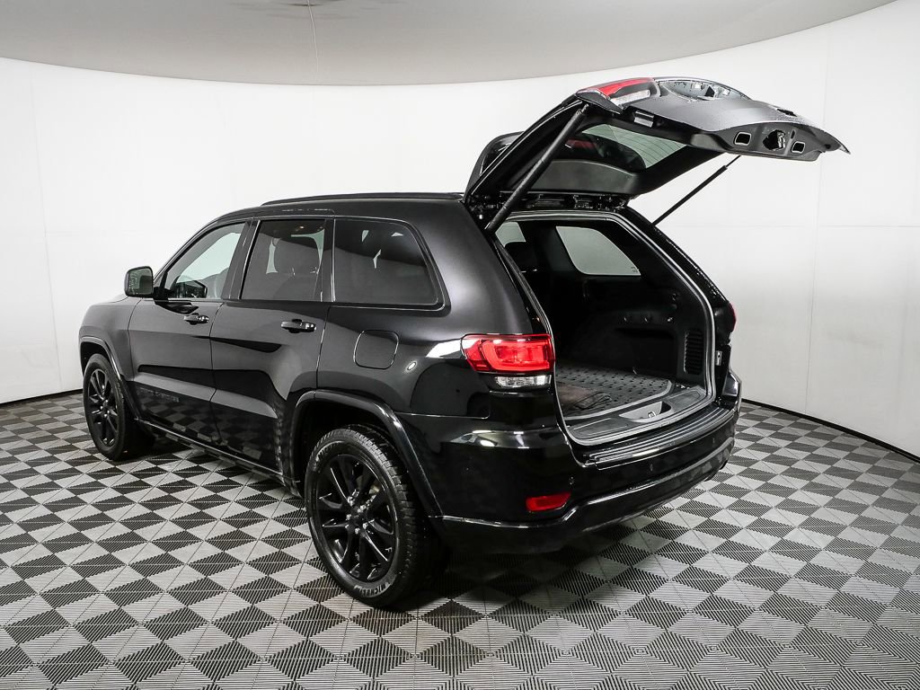 Used 2018 Jeep Grand Cherokee Altitude RWD image 33