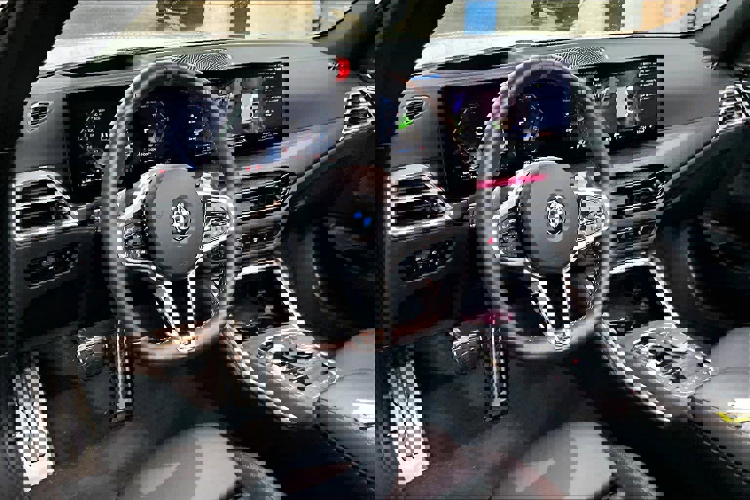 Certified 2025 BMW M440i Convertible w/ Premium Package image 17