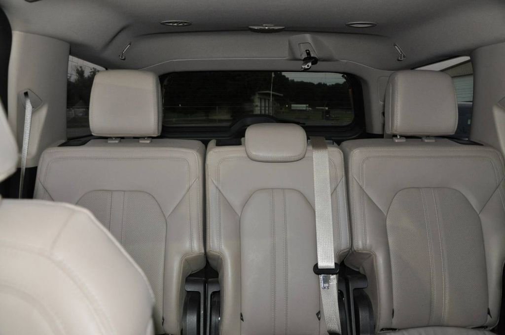 Used 2022 Ford Expedition Limited image 22