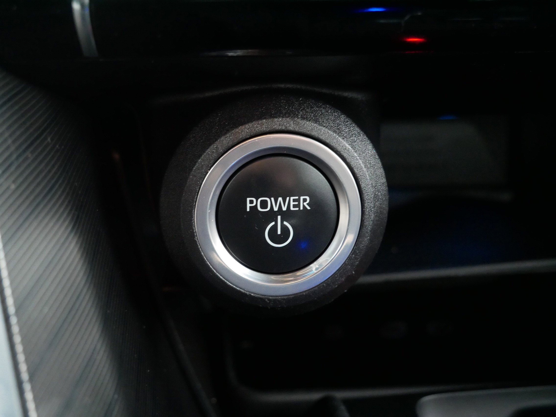 Used 2024 Toyota Venza XLE image 30