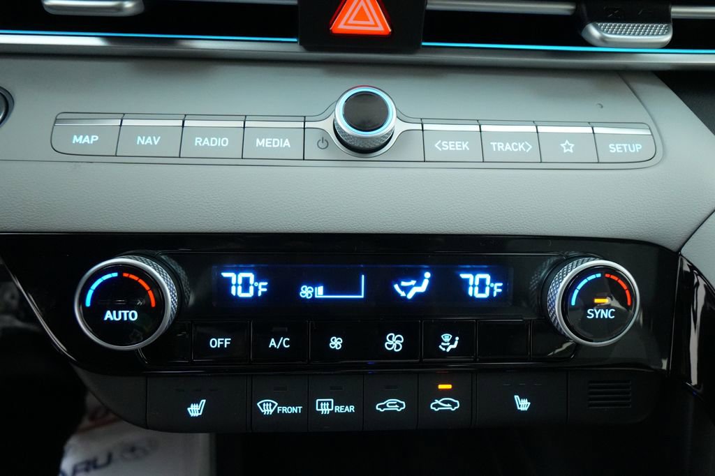 New 2026 Hyundai Elantra Limited image 34