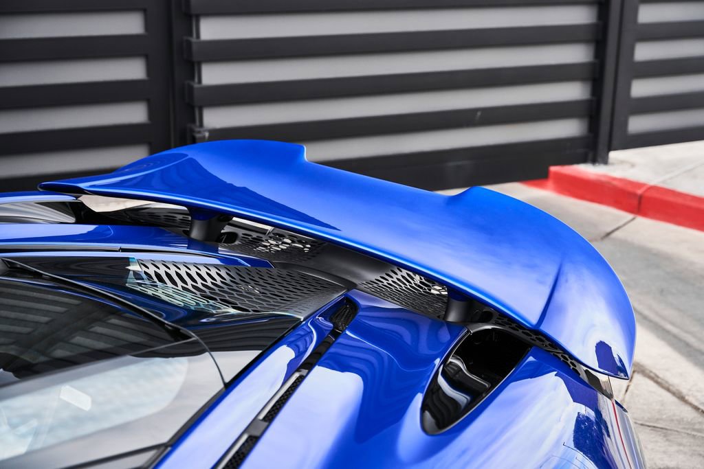 Used 2024 McLaren 750S RWD image 12