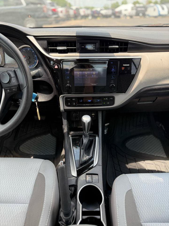 Used 2017 Toyota Corolla LE FWD image 14