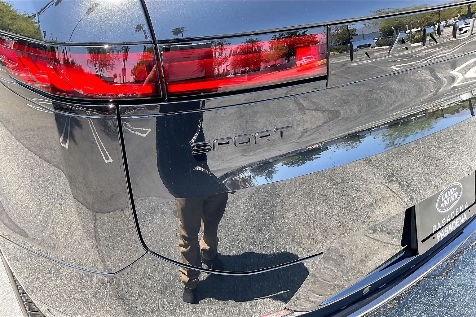 New 2027 Land Rover Range Rover Sport Dynamic SE AWD/4WD image 9