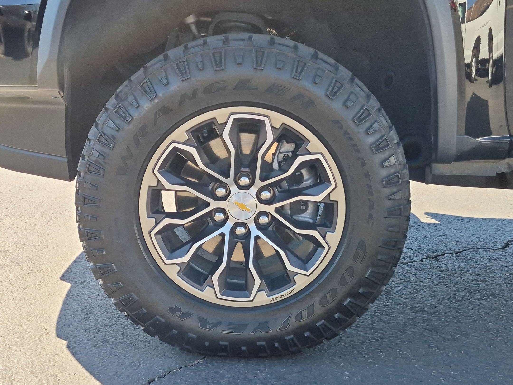 Used 2022 Chevrolet Colorado ZR2 AWD/4WD image 11