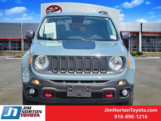 Used 2016 Jeep Renegade Trailhawk AWD/4WD image 3