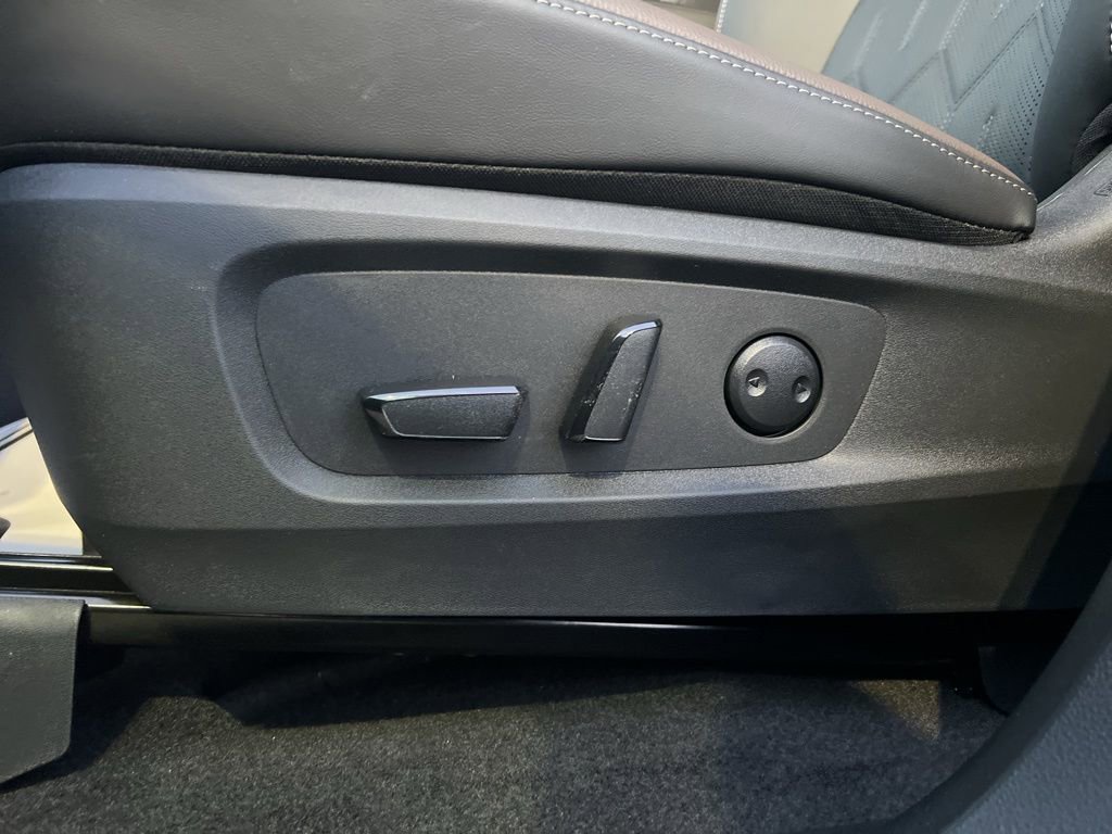 New 2026 Nissan Pathfinder Platinum image 26