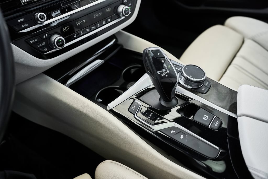 Used 2018 BMW 540i w/ Premium Package RWD image 33