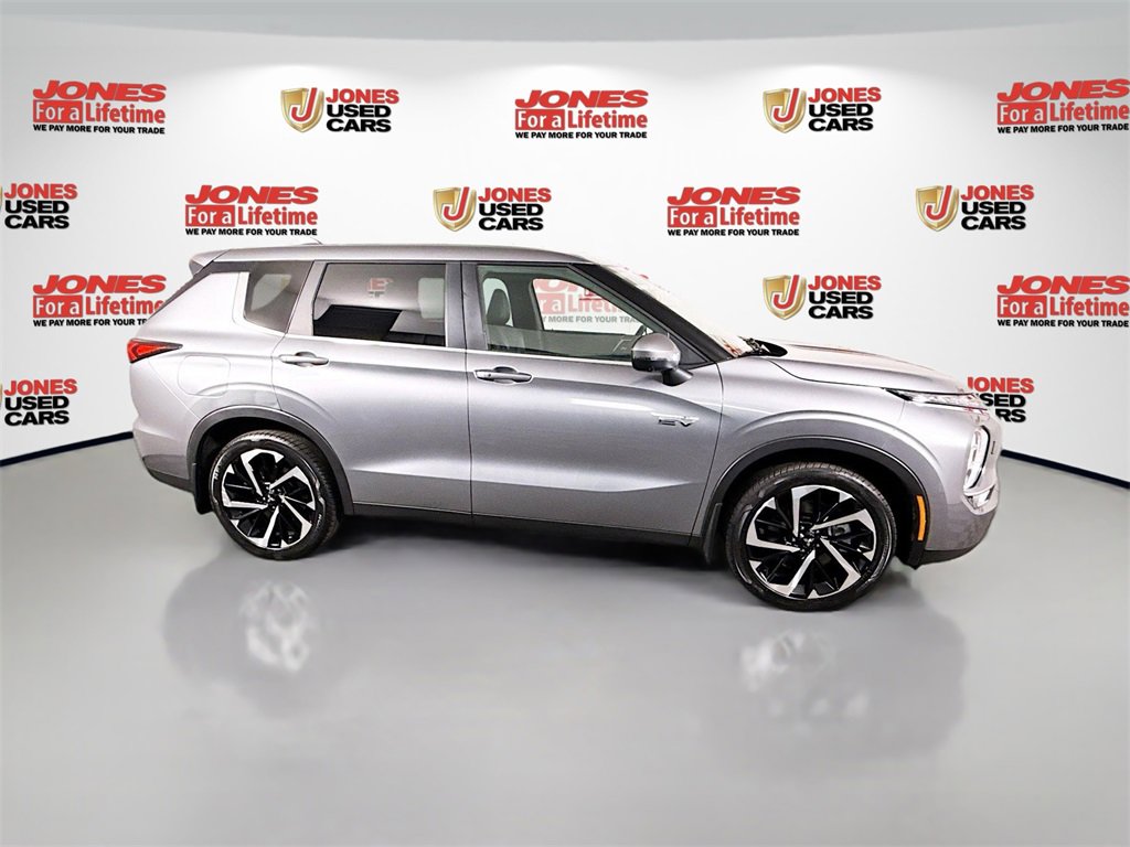 Used 2023 Mitsubishi Outlander SE image 18