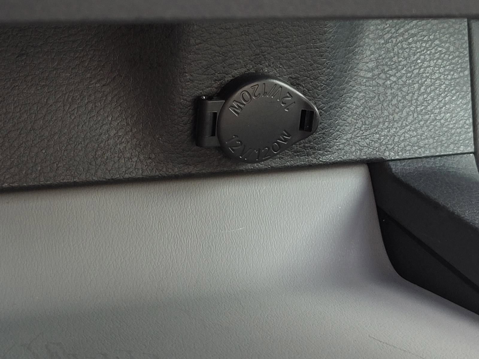 Used 2020 Toyota Avalon Limited image 24