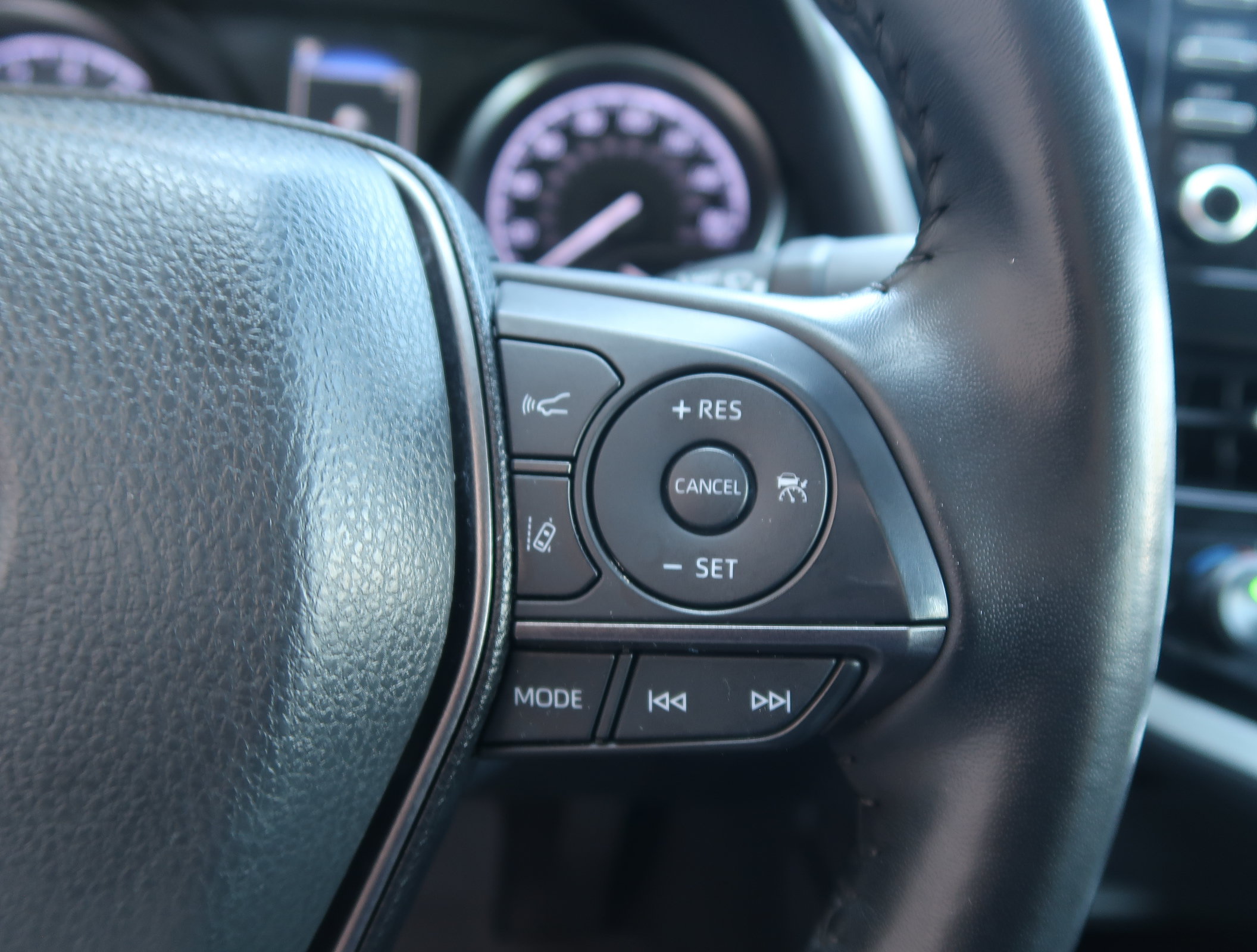 Used 2024 Toyota Camry SE w/ Convenience Package FWD image 19
