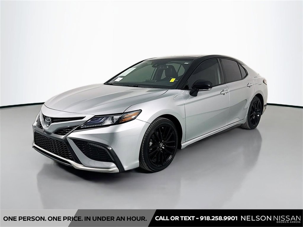 Used 2022 Toyota Camry XSE image 1