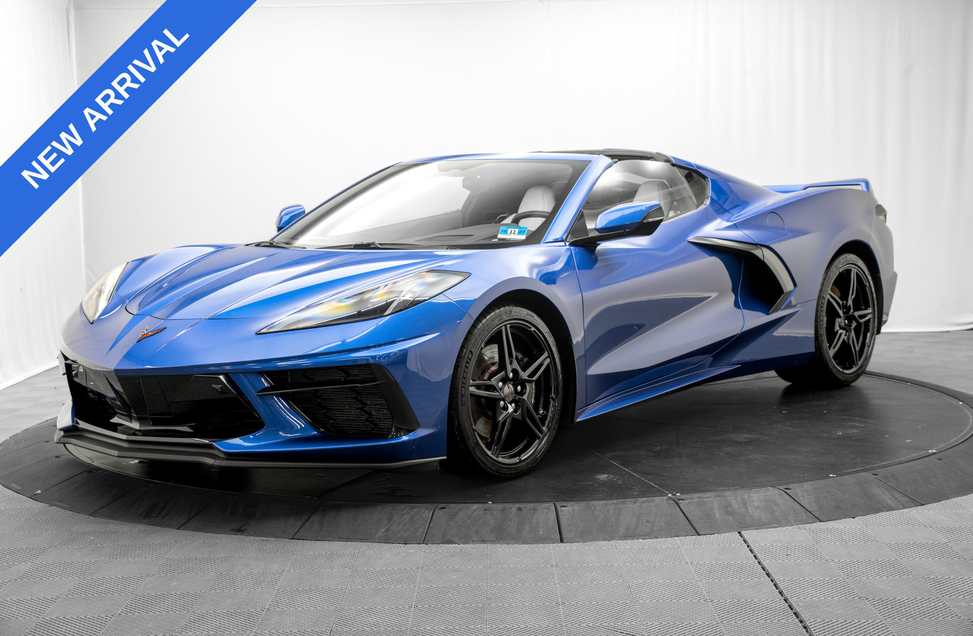 Used 2020 Chevrolet Corvette Stingray Preferred Cpe w/ 2LT Preferred Equipment Group RWD image 3