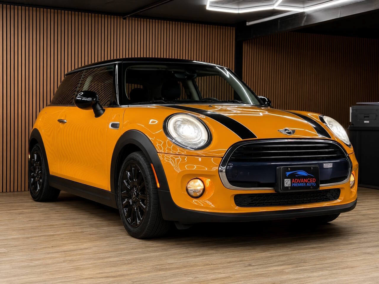 Used 2018 MINI Cooper 2-Door Hardtop FWD image 3