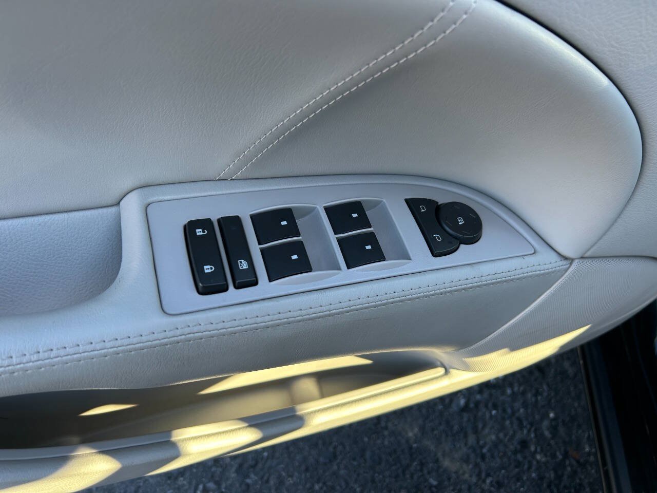 Used 2009 Buick Lucerne CX FWD image 16