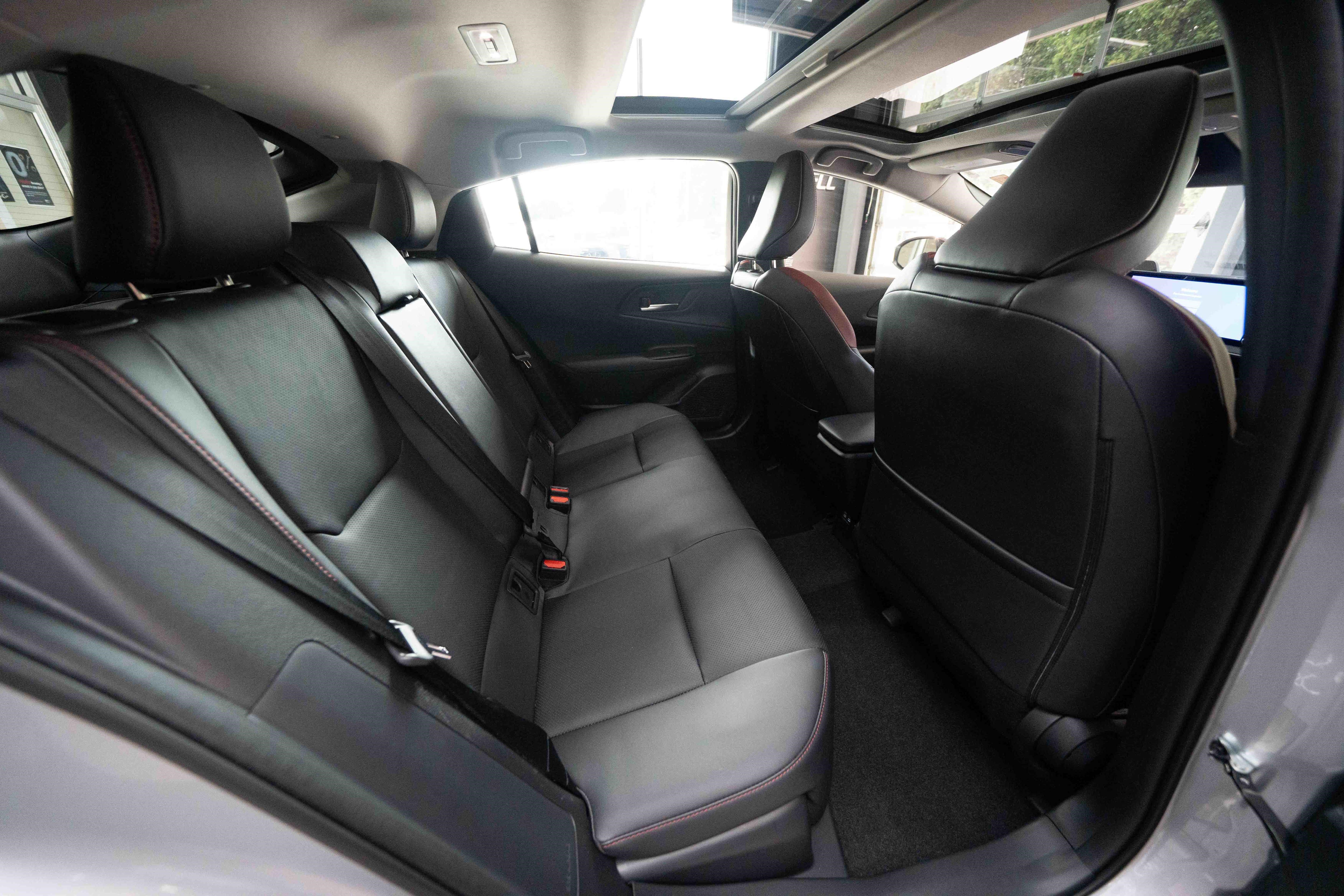 Certified 2026 Toyota Prius Plug-In Hybrid FWD image 25