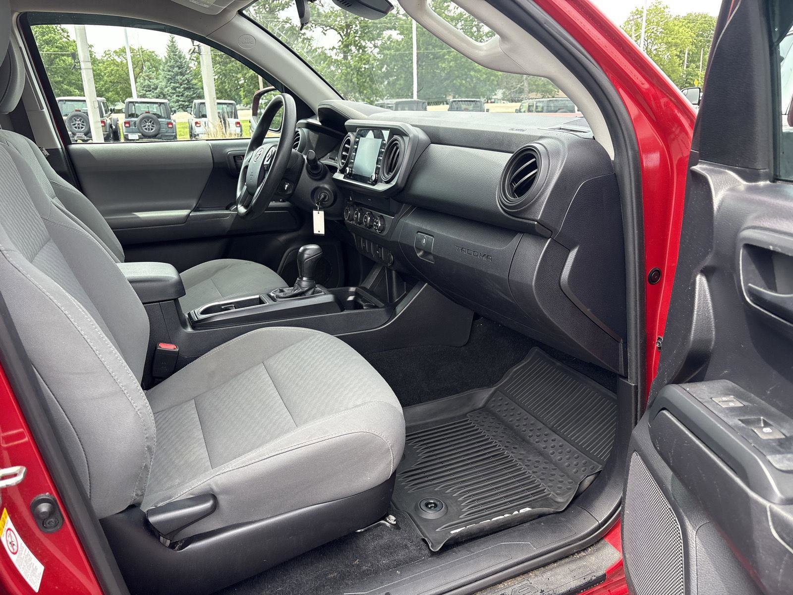 Used 2020 Toyota Tacoma SR AWD/4WD image 13