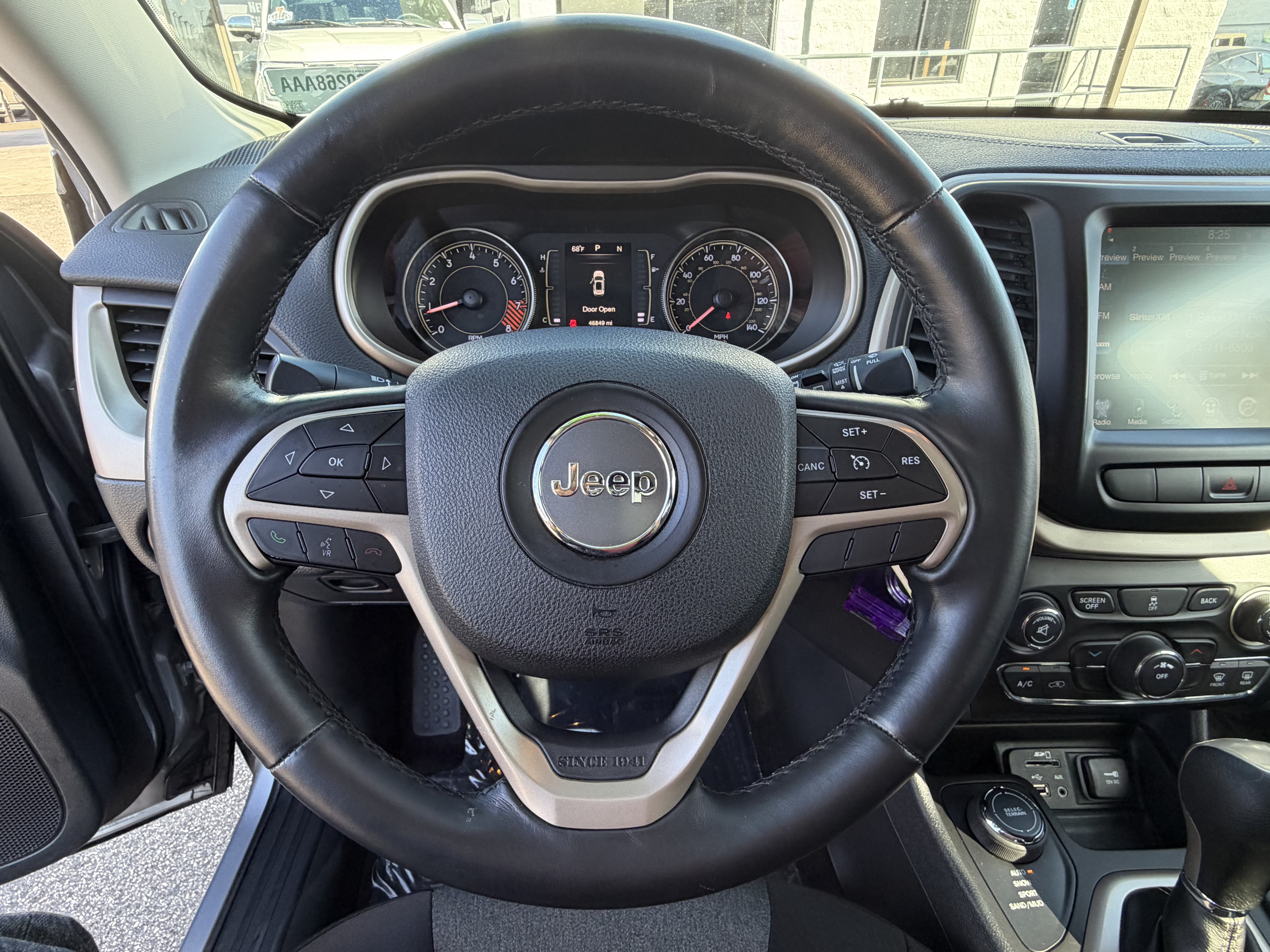 Used 2014 Jeep Cherokee Latitude AWD/4WD image 13