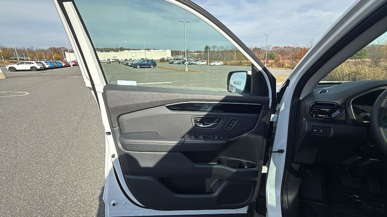 New 2025 Honda Pilot Touring image 25